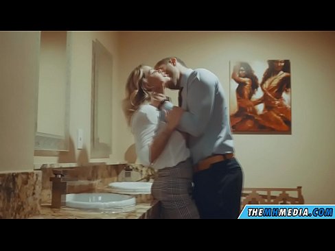 ❤️ Wenn eine vollbusige Blondine dich in einer öffentlichen Toilette verführt ️ Quality sex bei de.dreamypassionjourney.ru ❌️❤